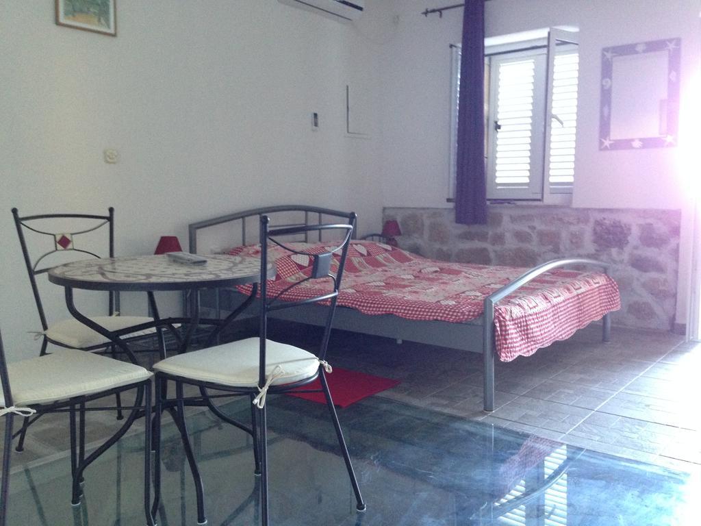 Apartments Acalinovic Vis Kamer foto