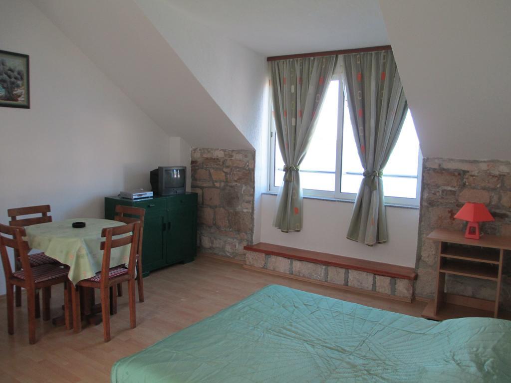 Apartments Acalinovic Vis Kamer foto